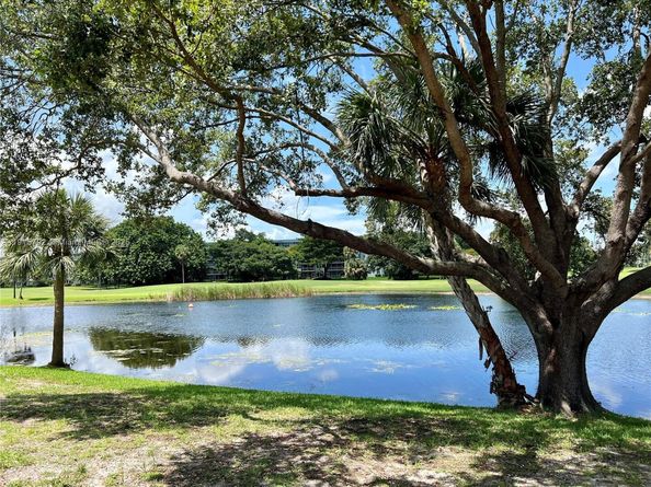 4561 W Mcnab Rd 16, Pompano Beach FL 33069