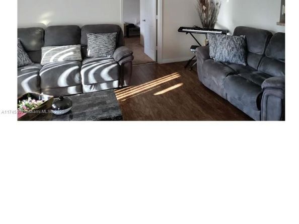 215 SW 117th Ter 14205, Pembroke Pines FL 33025