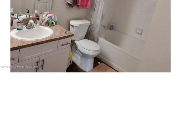 215 SW 117th Ter 14205, Pembroke Pines FL 33025