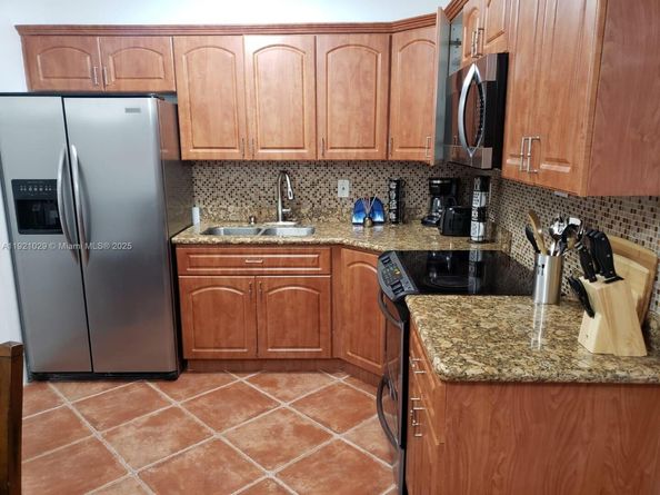 635 SW 64th Ct, Miami FL 33144