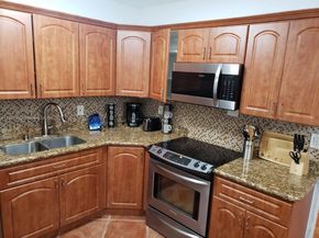 635 SW 64th Ct, Miami FL 33144