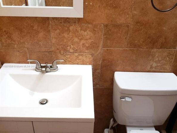 635 SW 64th Ct, Miami FL 33144