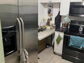 13942 NE 4th Ave B B, Miami FL 33161