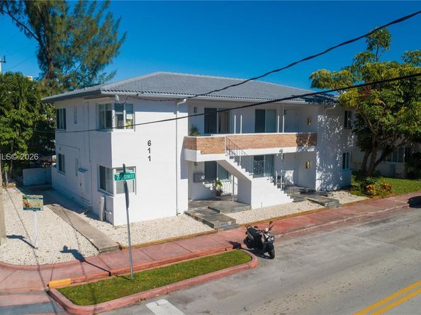 611 74th St, Miami Beach FL 33141