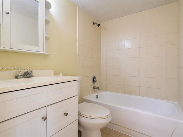 5808 W 26th Ave 211, Hialeah FL 33016
