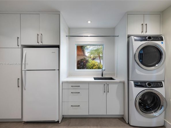 11570 SW 72nd Ave, Pinecrest FL 33156