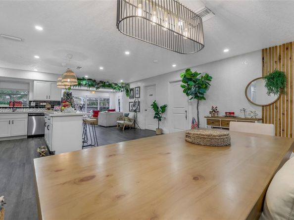 5712 Monroe St, Hollywood FL 33023