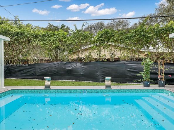 5712 Monroe St, Hollywood FL 33023