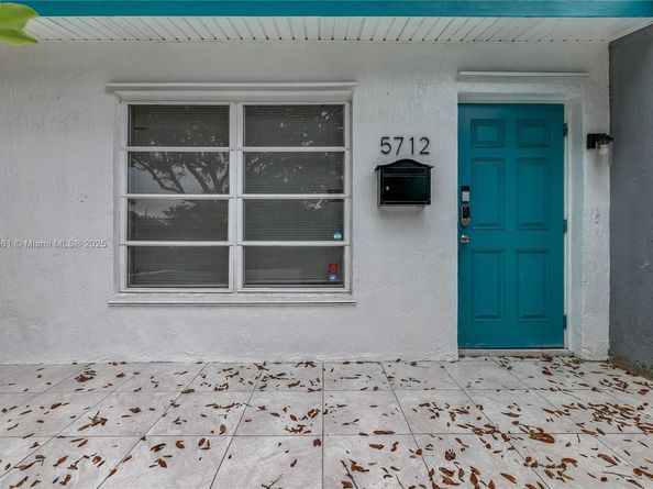 5712 Monroe St, Hollywood FL 33023