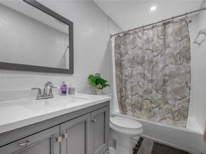 5712 Monroe St, Hollywood FL 33023