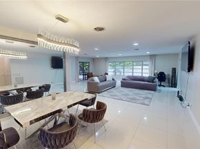 2121 NE 62nd St, Fort Lauderdale FL 33308