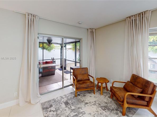 2121 NE 62nd St, Fort Lauderdale FL 33308