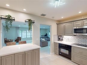 2121 NE 62nd St, Fort Lauderdale FL 33308