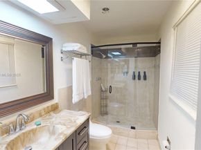 2121 NE 62nd St, Fort Lauderdale FL 33308