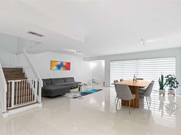 361 Fern Dr 73, Weston FL 33326