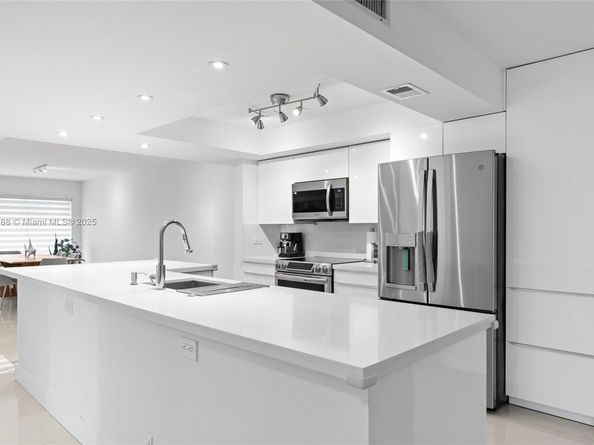 361 Fern Dr 73, Weston FL 33326