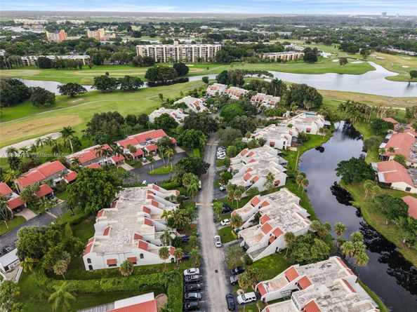 361 Fern Dr 73, Weston FL 33326