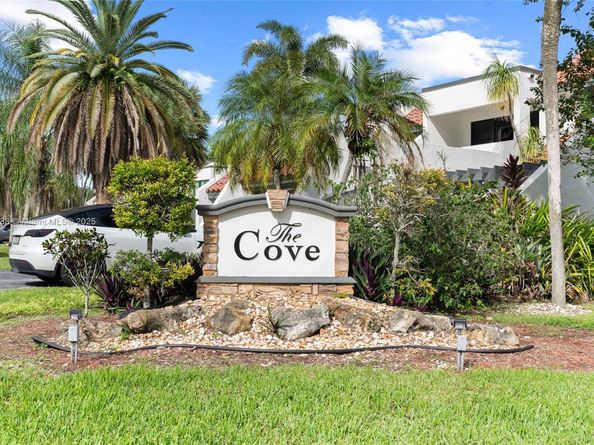 361 Fern Dr 73, Weston FL 33326