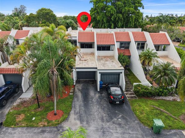 361 Fern Dr 73, Weston FL 33326