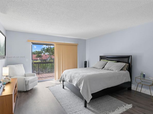 361 Fern Dr 73, Weston FL 33326