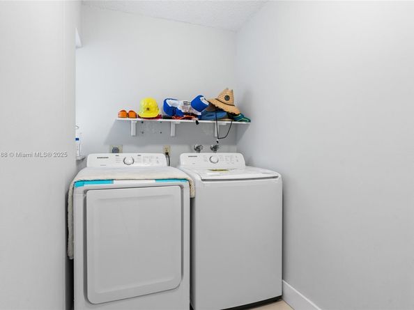 361 Fern Dr 73, Weston FL 33326