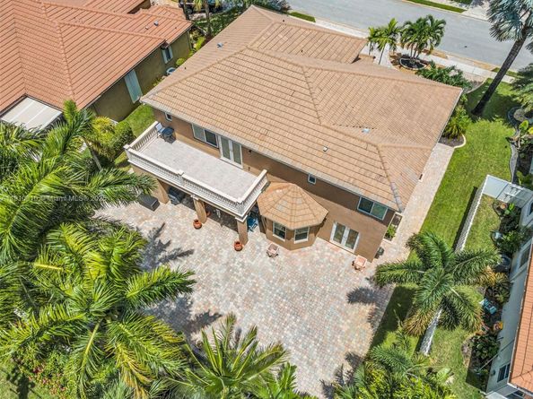 15974 SW 16th St, Pembroke Pines FL 33027