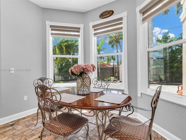 15974 SW 16th St, Pembroke Pines FL 33027