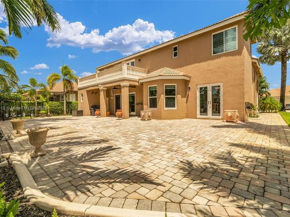 15974 SW 16th St, Pembroke Pines FL 33027