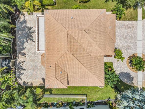 15974 SW 16th St, Pembroke Pines FL 33027