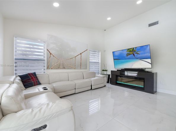 8840 SW 181st Ter, Palmetto Bay FL 33157