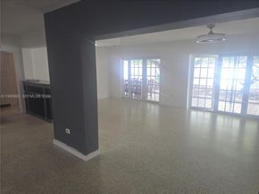 9725 SW 15th St, Miami FL 33174