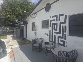 9725 SW 15th St, Miami FL 33174