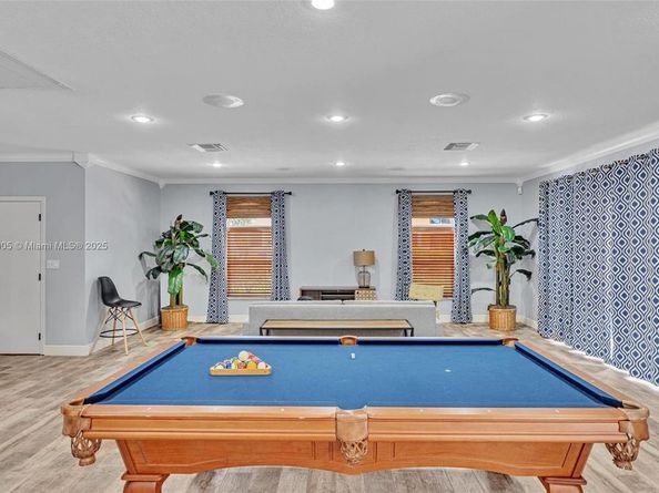 8721 Wiles Rd 105, Coral Springs FL 33067