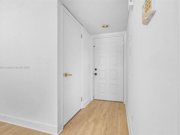 8721 Wiles Rd 105, Coral Springs FL 33067