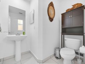 5731 NW 120th Ave, Coral Springs FL 33076