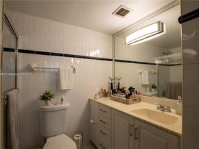 250 Jacaranda Dr 506, Plantation FL 33324