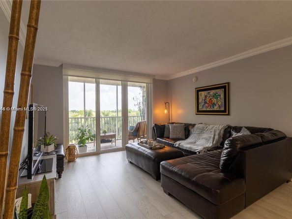 250 Jacaranda Dr 506, Plantation FL 33324