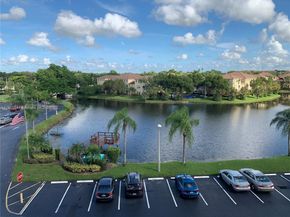 250 Jacaranda Dr 506, Plantation FL 33324