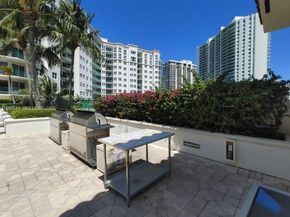 20000 E Country Club Dr 201, Aventura FL 33180