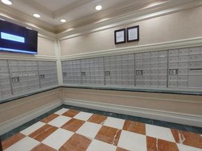 20000 E Country Club Dr 201, Aventura FL 33180