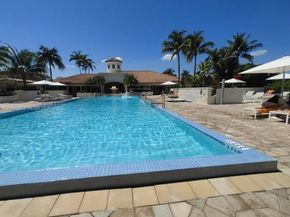 20000 E Country Club Dr 201, Aventura FL 33180