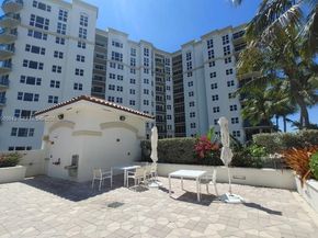 20000 E Country Club Dr 201, Aventura FL 33180