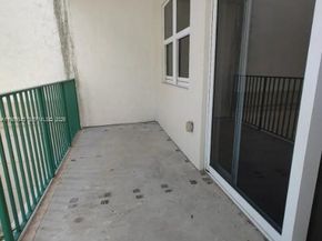 20000 E Country Club Dr 201, Aventura FL 33180
