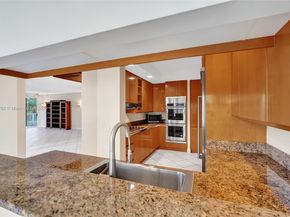 21150 Point Pl 406, Aventura FL 33180
