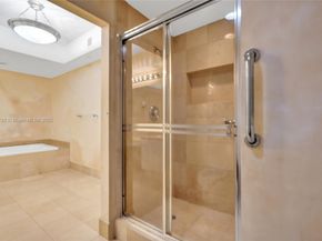 21150 Point Pl 406, Aventura FL 33180