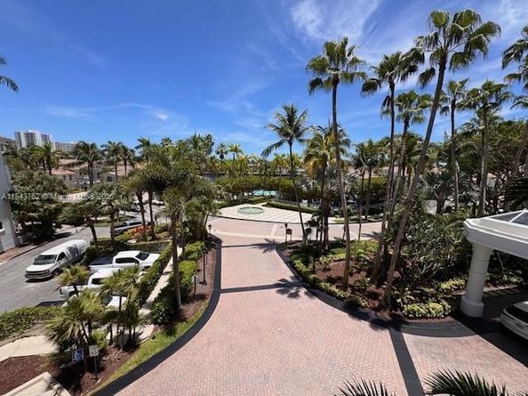 21150 Point Pl 406, Aventura FL 33180