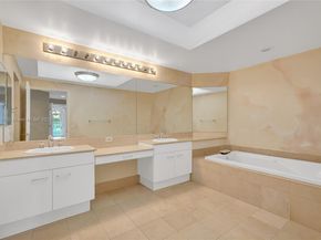 21150 Point Pl 406, Aventura FL 33180