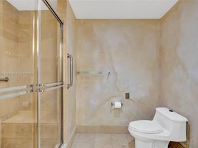 21150 Point Pl 406, Aventura FL 33180