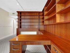 21150 Point Pl 406, Aventura FL 33180