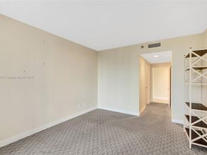 21150 Point Pl 406, Aventura FL 33180